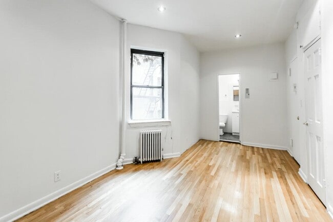 Building Photo - 1441 York Ave