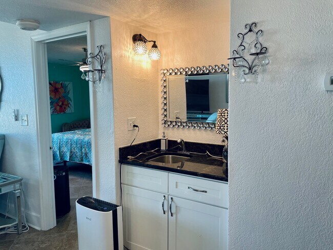 Foto del edificio - 3360 Ocean Shore Blvd