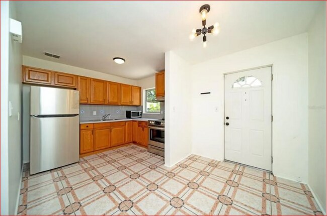 Foto del edificio - 170 40th Ave NE