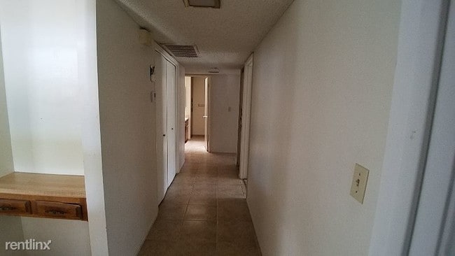 Foto del edificio - 7108 Ming Ave