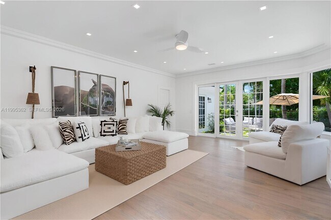 Foto del edificio - 2575 Pine Tree Dr