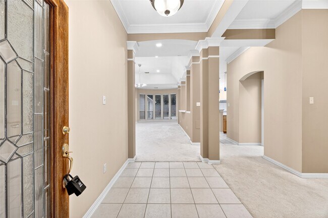 Building Photo - 9910 Ripple Lake Dr