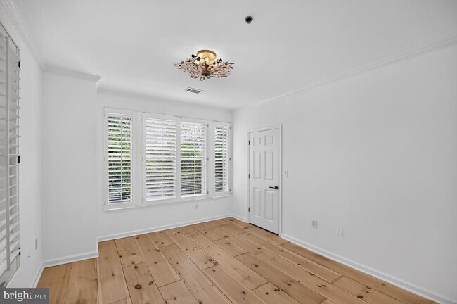 Foto del edificio - 1855 Stratford Park Pl