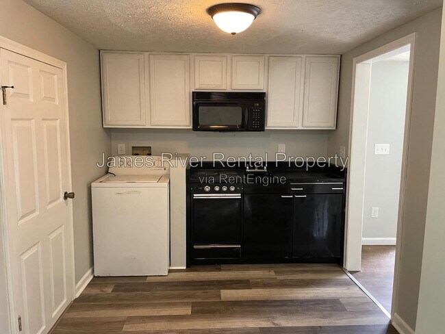 Foto del edificio - 511B Winston Ridge Rd