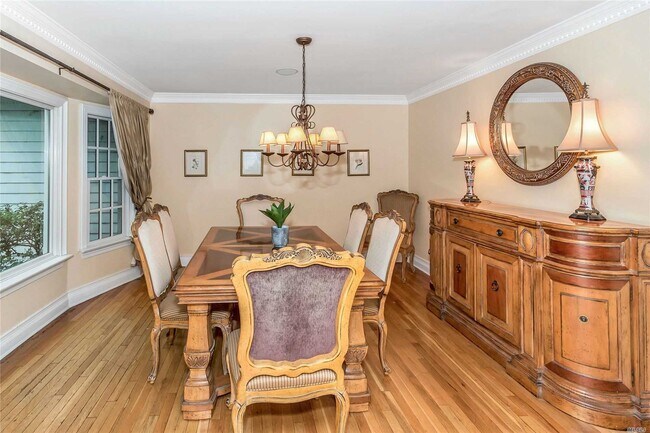 Foto del edificio - 343 Oyster Bay Road