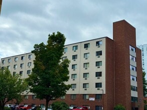 Building Photo - 616 E College Ave