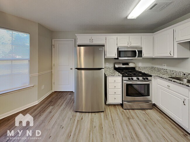 Foto del edificio - 1288 N Hampton Dr