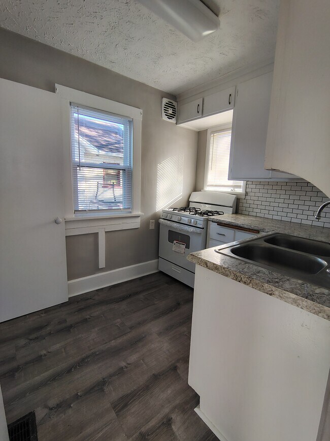 Foto del edificio - 1607 N Church St