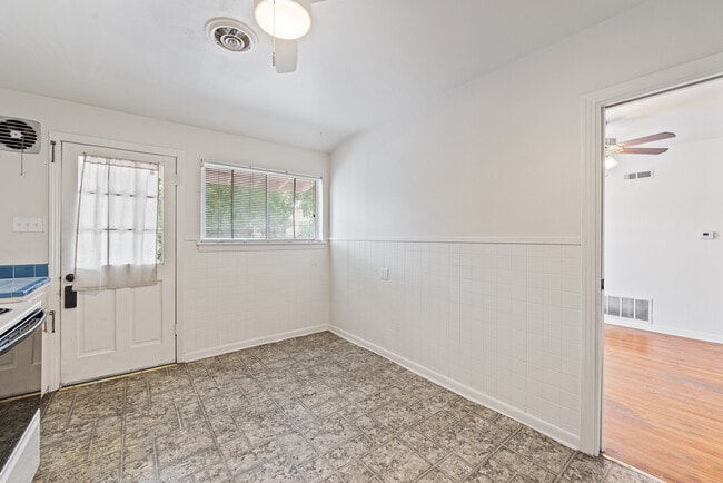 Building Photo - 417 W Gramercy Pl