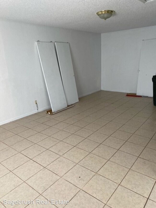 Foto del edificio - 3 br, 1.5 bath House - Herb Street 200