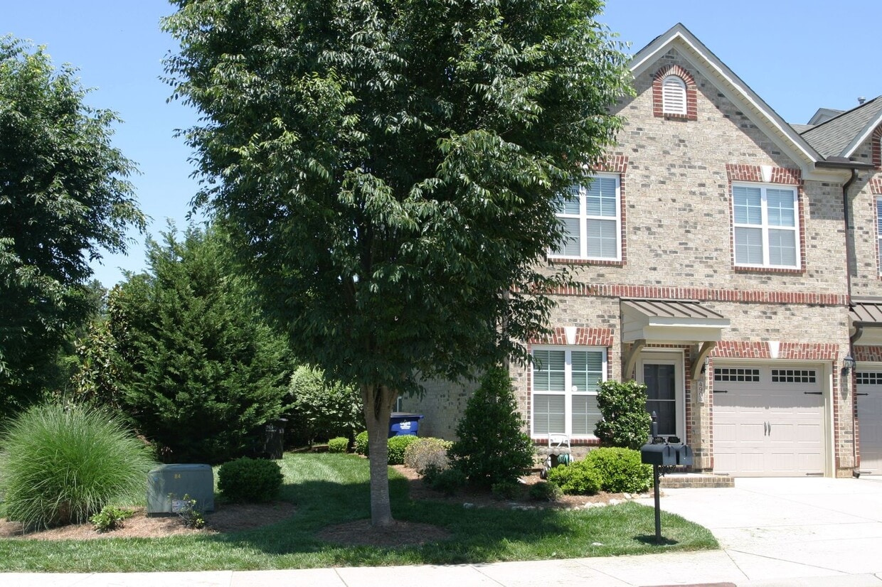 Primary Photo - Fully RENOVATED! 2 Bedroom 2.5 Bath 4994 W...