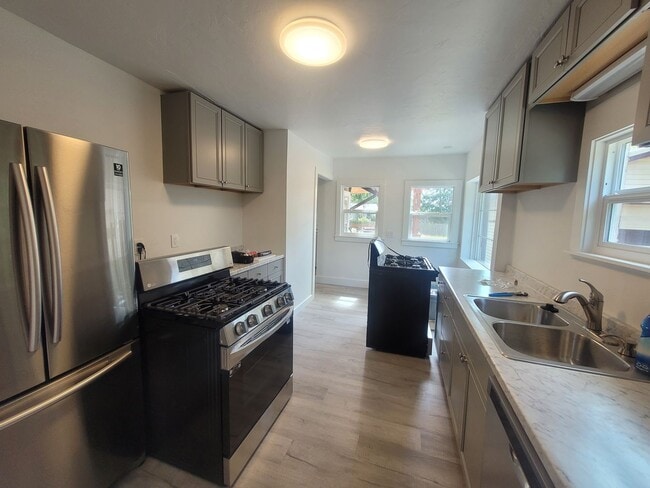 Building Photo - Remodeled 3 Bedroom Plus Office with Large...