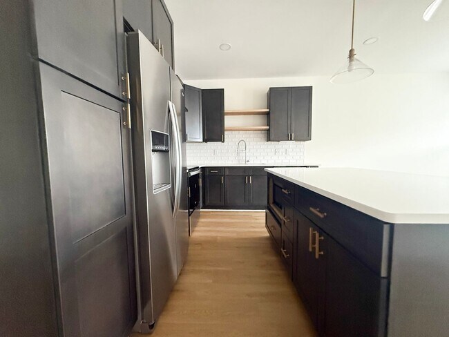 Foto del edificio - Modern 3-Bedroom Home with Flex Room and Resort-Style Amenities at Highbury