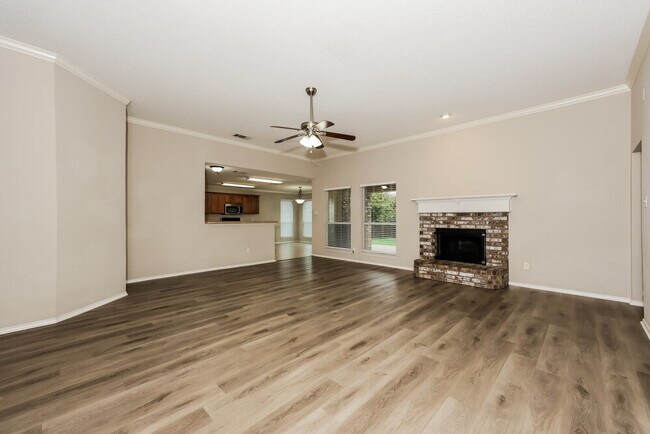 Foto del edificio - 125 Adams Dr