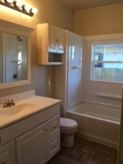 Foto del edificio - 3 bed 2 bath by HSU!