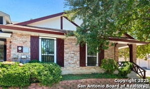 Primary Photo - 5222 E Rolling Ridge Dr