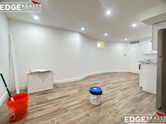 Building Photo - 16 Leicester St