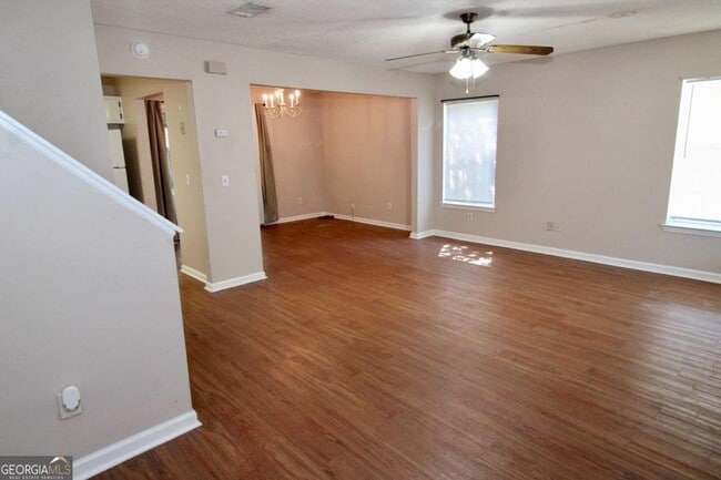Building Photo - 105 Driftwood Ct