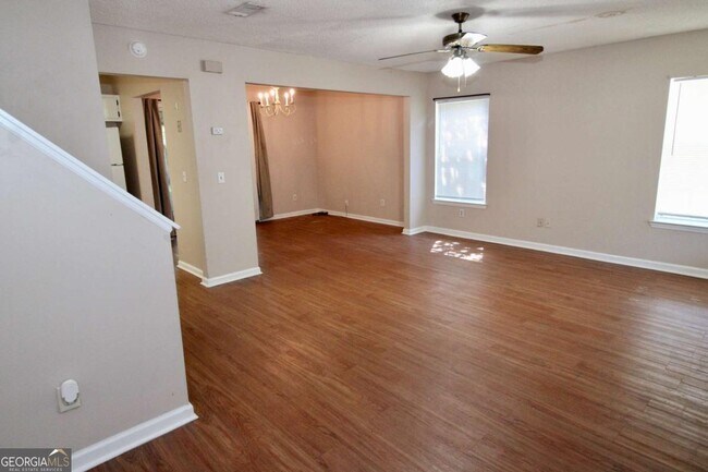 Foto del edificio - 105 Driftwood Ct