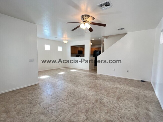 Foto del edificio - Beautiful Three Bedroom 2 and 1/2 Bath Home