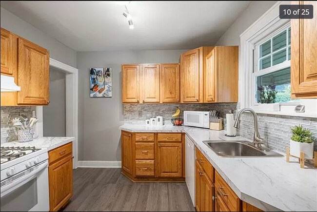 Foto del edificio - 3741 Hiawatha St