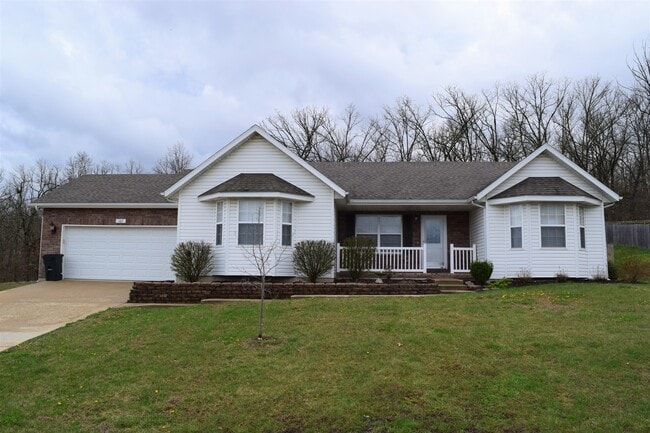 Building Photo - Located in the popular Woodland Hills Subd...