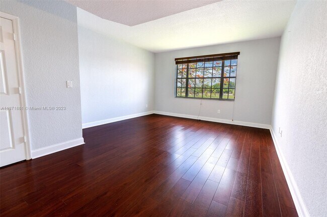 Building Photo - 745 SW 148th Ave