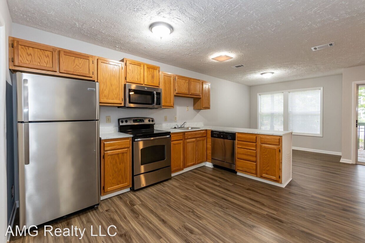 2 br, 2 bath House 6809 Willowbrook Dr A... House Rental in