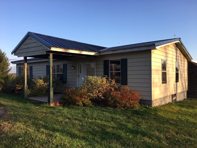 Building Photo - 446 Maples Rd