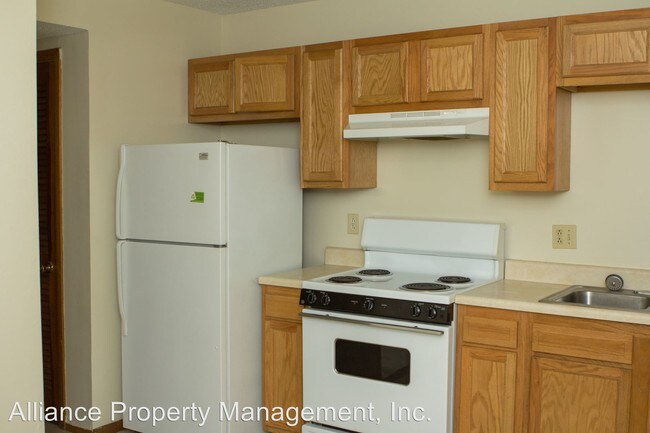 Building Photo - 523 Moro St