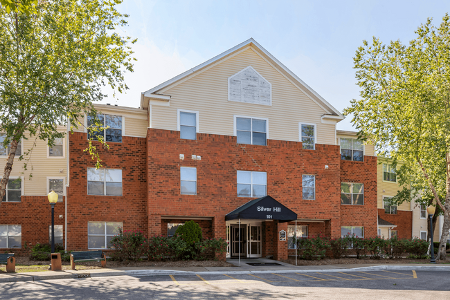 Foto del edificio - Silver Hill at Arboretum Apartments