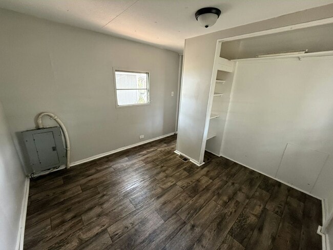 Building Photo - 130 S Suncoast Blvd