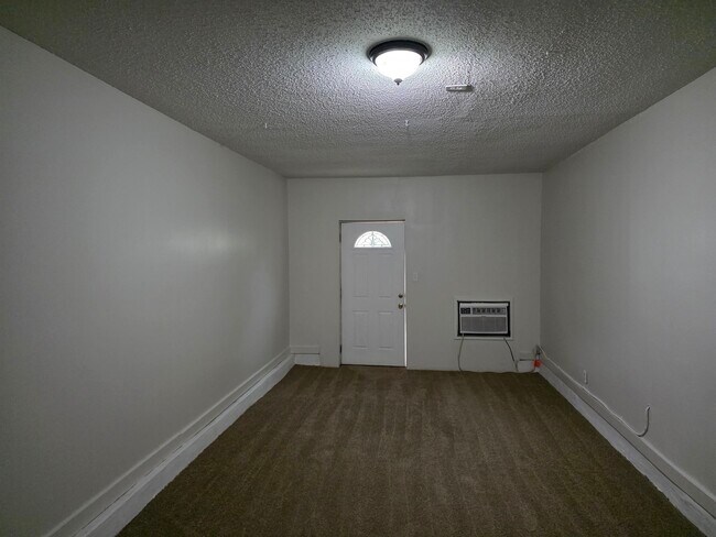 Foto del edificio - 3945 Oak Branch Cir E