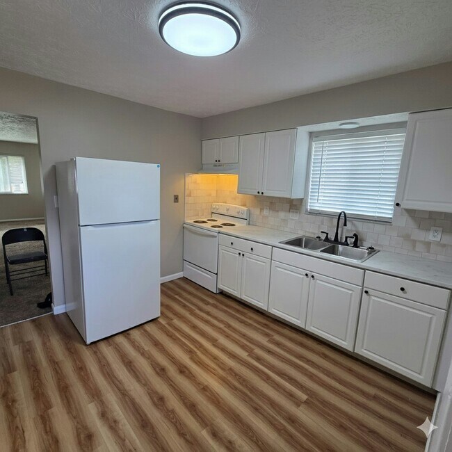 Building Photo - 4901 Guthrie Dr