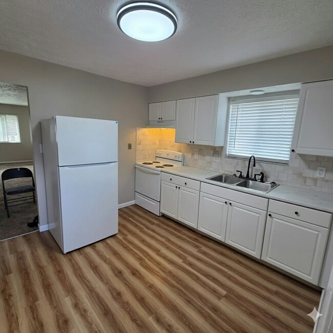 Foto del edificio - 4901 Guthrie Dr