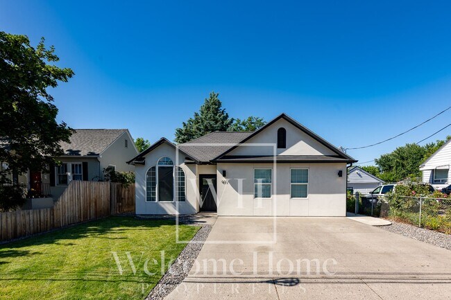 Building Photo - Updated 2 Bed Home with Detached Office & Fenced Yard
