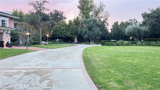 Foto del edificio - 2830 E California Blvd