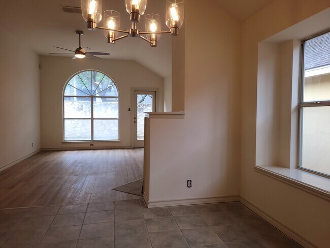 Building Photo - 1115 Thrush Ridge