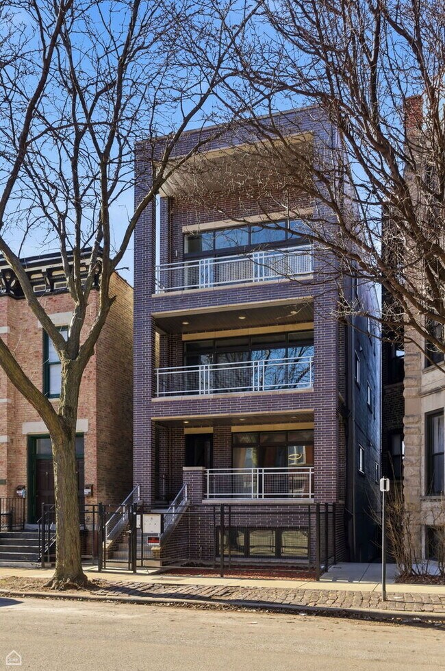 Foto del edificio - 1042 S Oakley Blvd