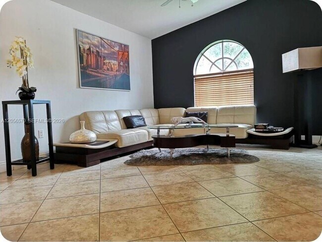 Foto del edificio - 13817 SW 154th St