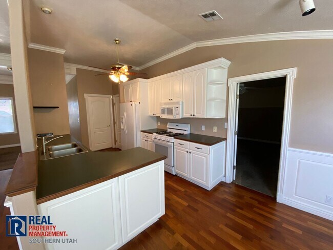 Foto del edificio - 4 Bedroom Home on cul-de-sac