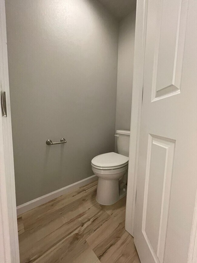 Building Photo - 3BR|2.5BA|Over 1,800 Sq Ft Home - First Mo...