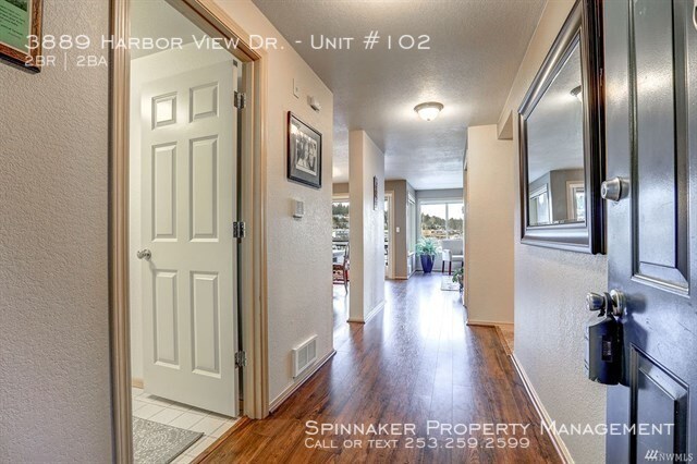 Building Photo - Amazing Gig Harbor Condo