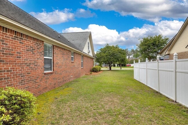Building Photo - 3225 Mayflower Ln