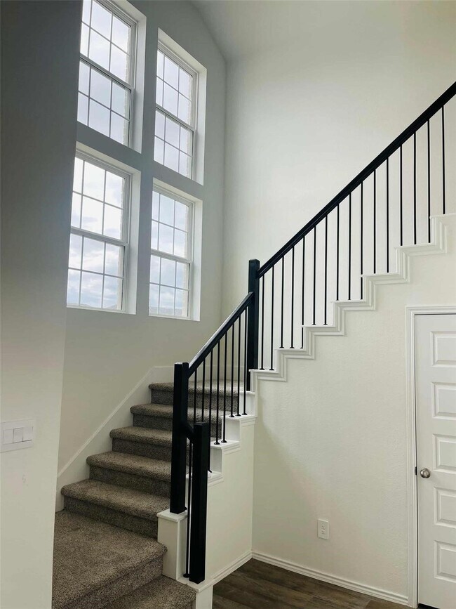 Foto del edificio - 7403 Cyn Strm St