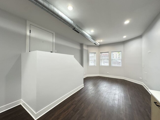 Foto del edificio - 2171 W Wilson Ave