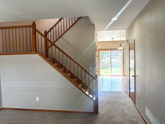 Building Photo - For Rent in Excellent Neighborhood! 80130