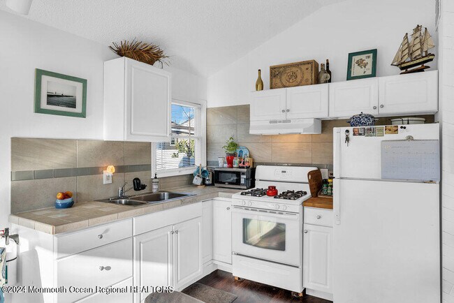 Building Photo - 1725 Belmont Ave