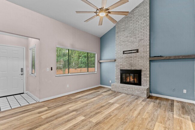 Foto del edificio - Private 2 bedroom 2 bath Condo on a Cul-de...