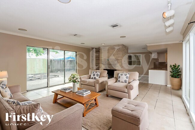 Foto del edificio - 7431 Navidad Rd